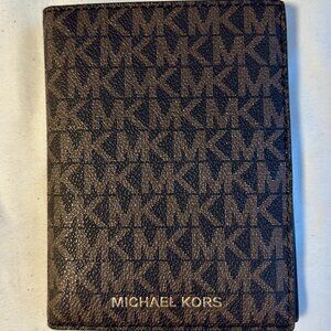 Michael Kors Passport Wallet NWOT
